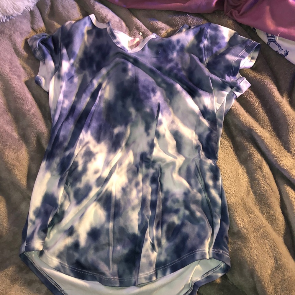 Cut tie dye short sleeve top